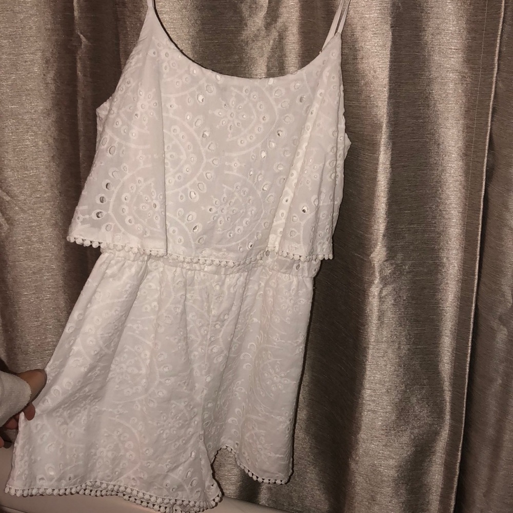 ❗️sold❗️White Lace Romper